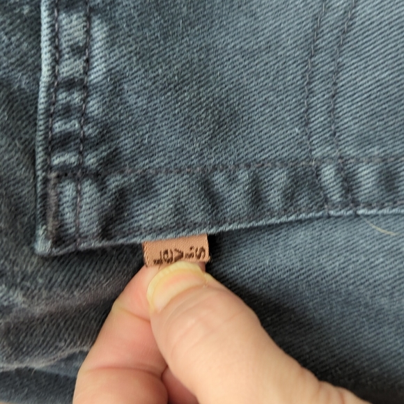 Levi's Dark Blue Jeans - Picture 3 of 7